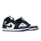 Jordan 1 Mid Armory Navy – lifestyle foto | Purekickz