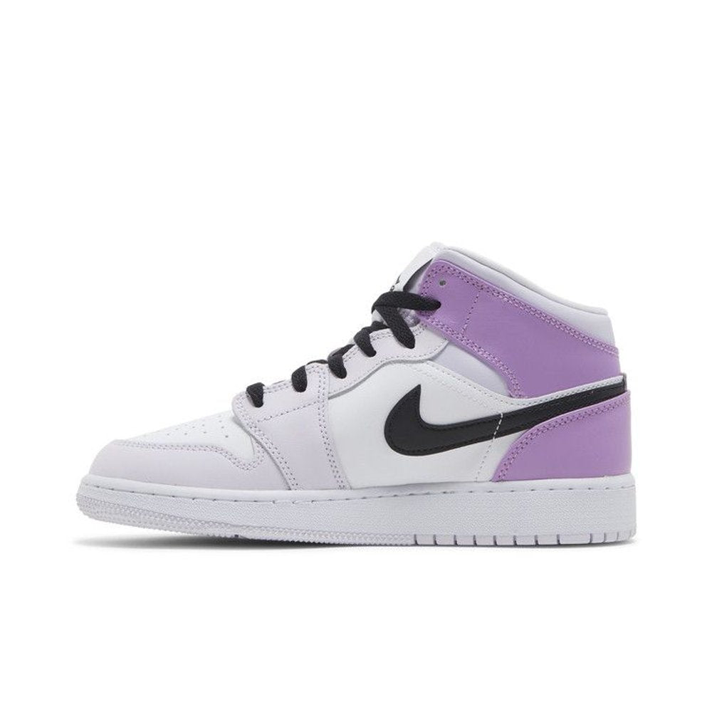 Jordan 1 Mid Barely Grape (GS) – hlavní pohled | Purekickz