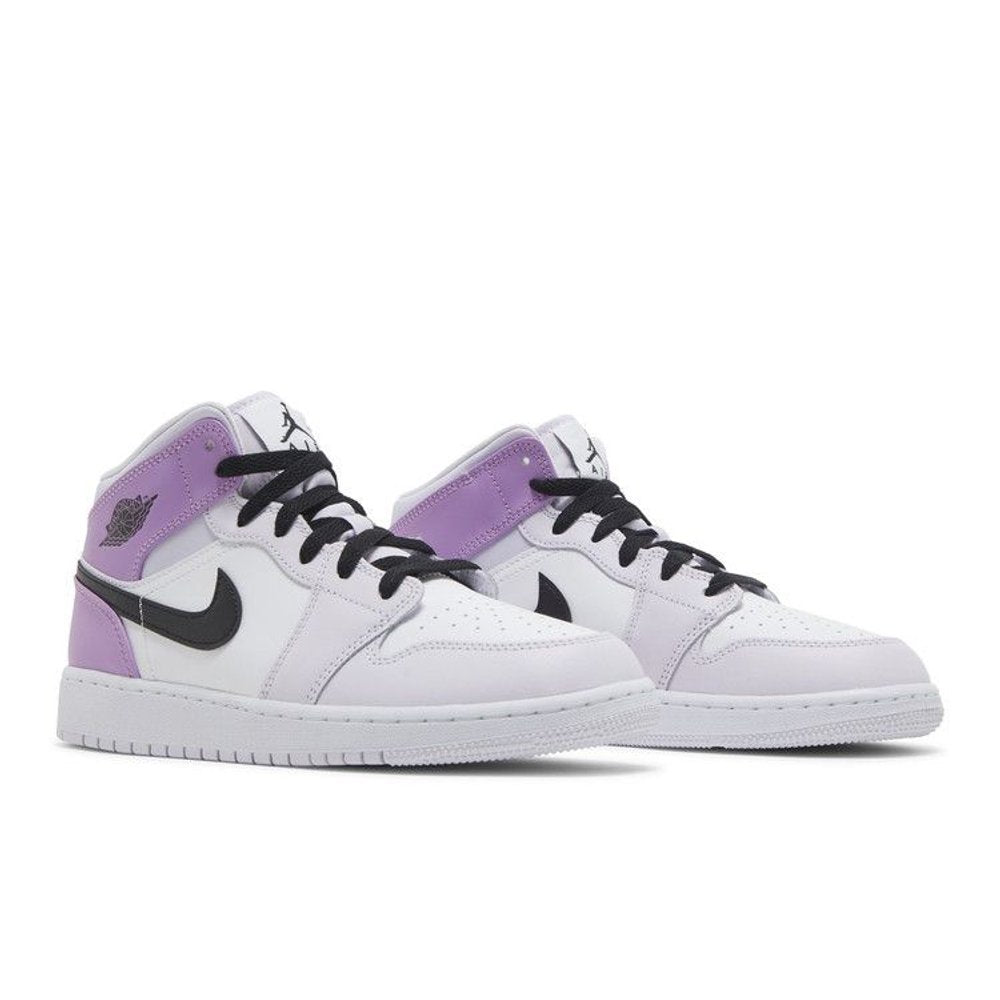 Jordan 1 Mid Barely Grape (GS) – lifestyle foto | Purekickz