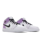 Jordan 1 Mid Barely Grape (GS) – lifestyle foto | Purekickz