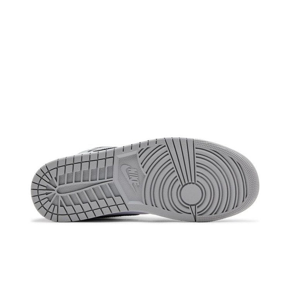 Jordan 1 Mid Barons – zadní pohled | Purekickz