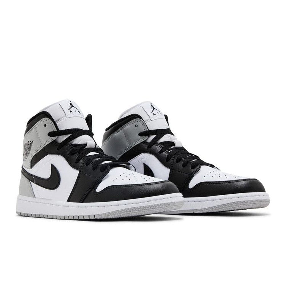 Jordan 1 Mid Barons – lifestyle foto | Purekickz