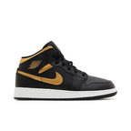 Jordan 1 Mid Black Metallic Gold Swoosh (GS) – boční pohled | Purekickz