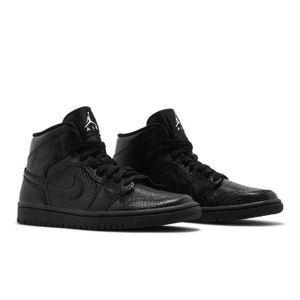 Jordan 1 Mid Black Snakeskin (W) – lifestyle foto | Purekickz