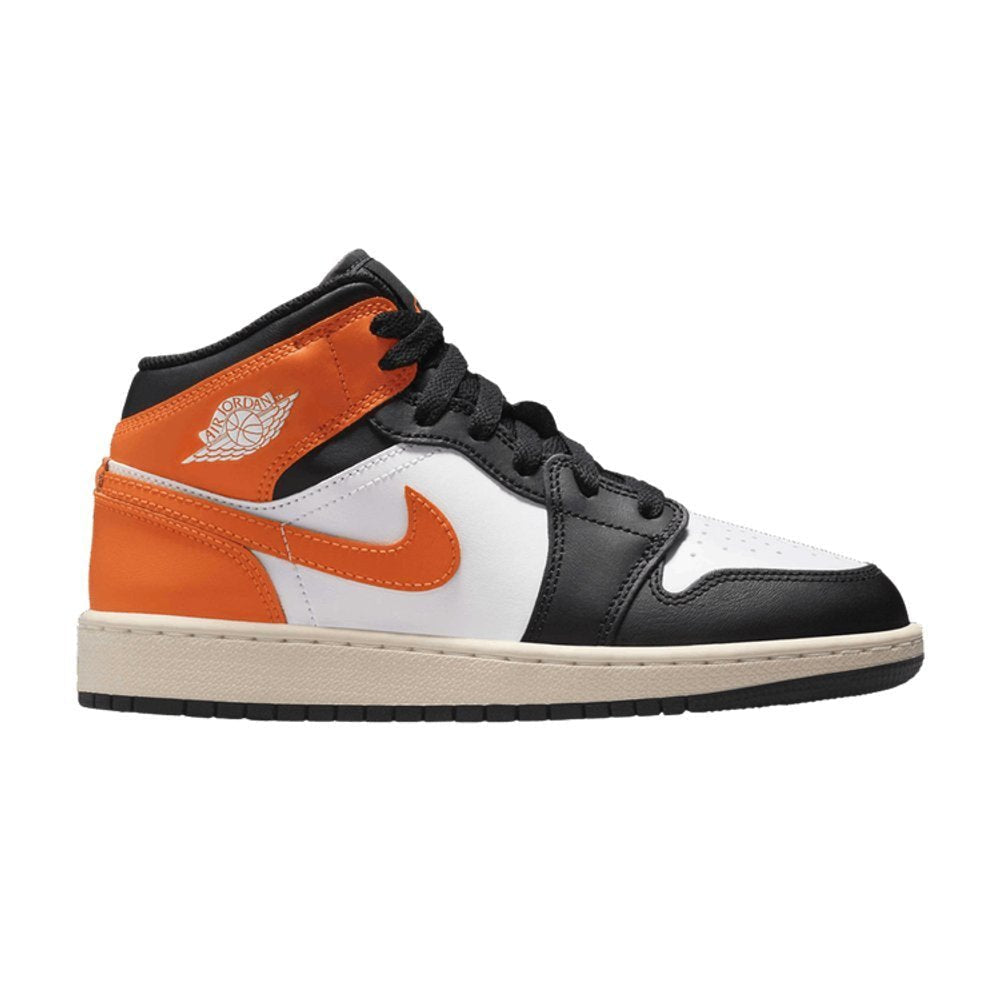 Jordan 1 Mid Black Toe Starfish (GS) – boční pohled | Purekickz