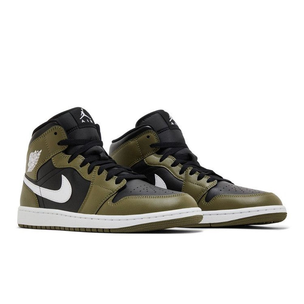 Jordan 1 Mid Black White Olive – lifestyle foto | Purekickz