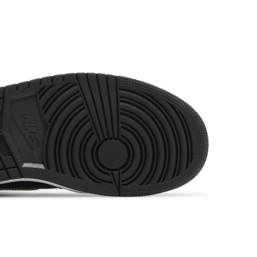 Jordan 1 Mid Black White (W) – pohled shora | Purekickz