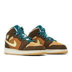 Jordan 1 Mid Cacao Wow (GS) – lifestyle foto | Purekickz