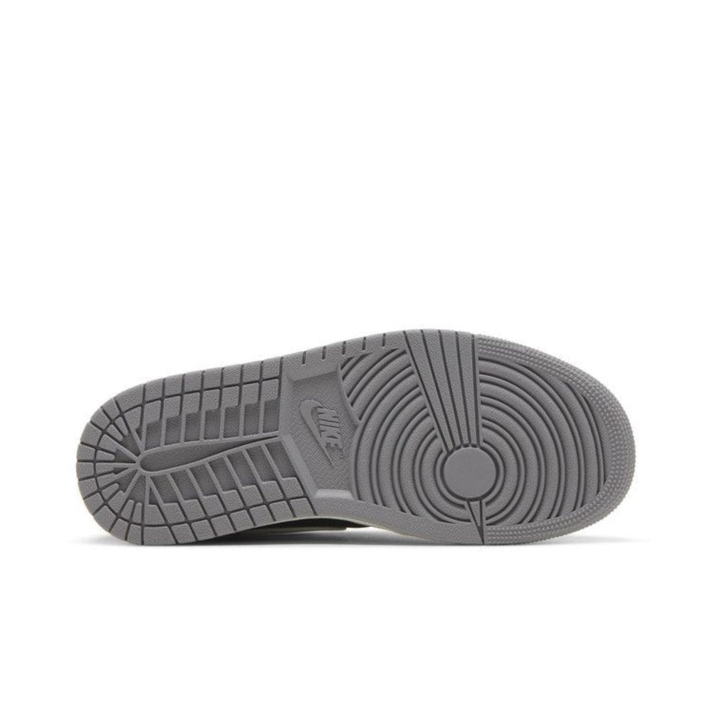 Jordan 1 Mid Cement Grey (W) – zadní pohled | Purekickz