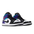 Jordan 1 Mid Court Purple Tropical Twist – lifestyle foto | Purekickz