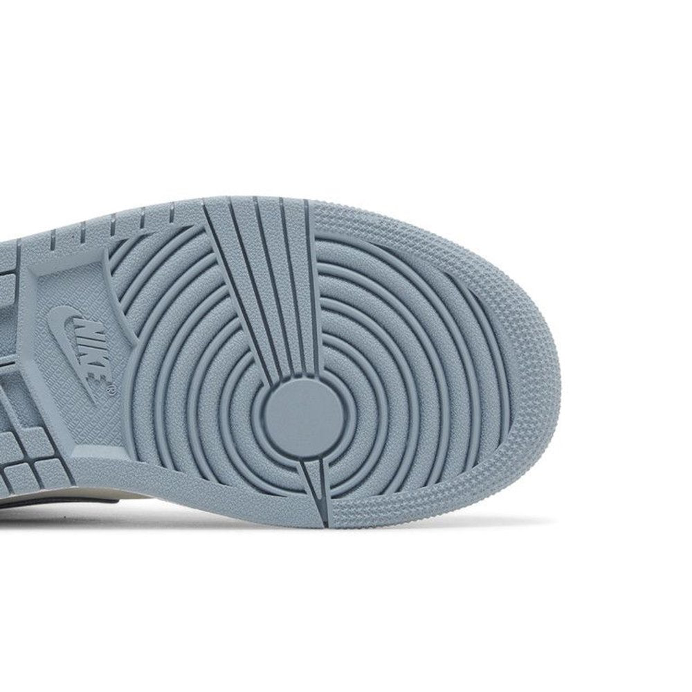 Jordan 1 Mid Diffused Blue – pohled shora | Purekickz