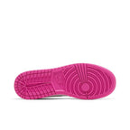 Jordan 1 Mid Fire Pink (GS) – zadní pohled | Purekickz