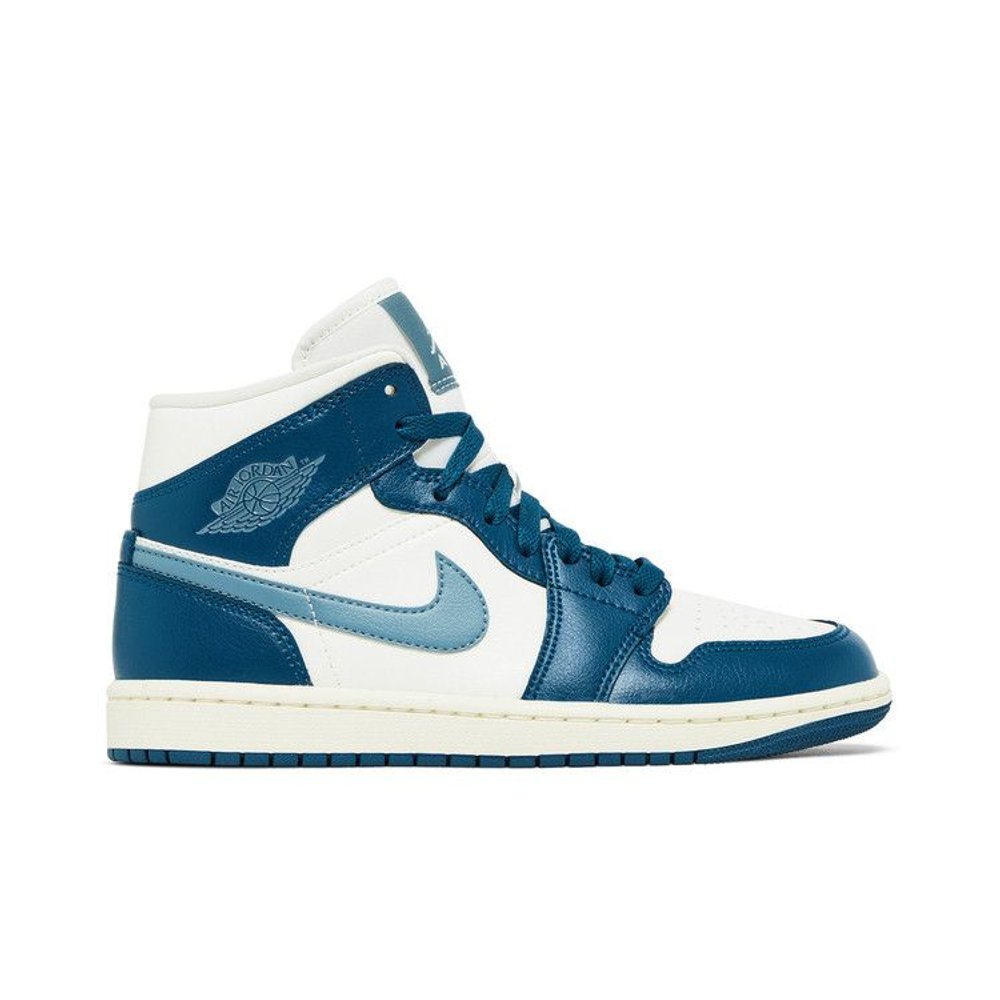 Jordan 1 Mid French Blue (W) – boční pohled | Purekickz