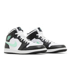 Jordan 1 Mid Green Glow – lifestyle foto | Purekickz