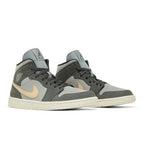 Jordan 1 Mid Grey Onyx – lifestyle foto | Purekickz
