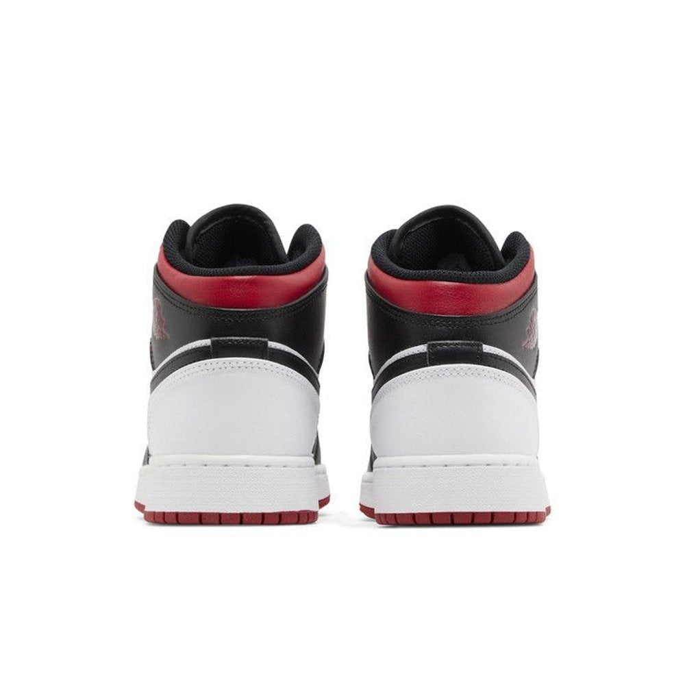 Jordan 1 Mid Gym Red Black Toe (GS) – podrážka | Purekickz