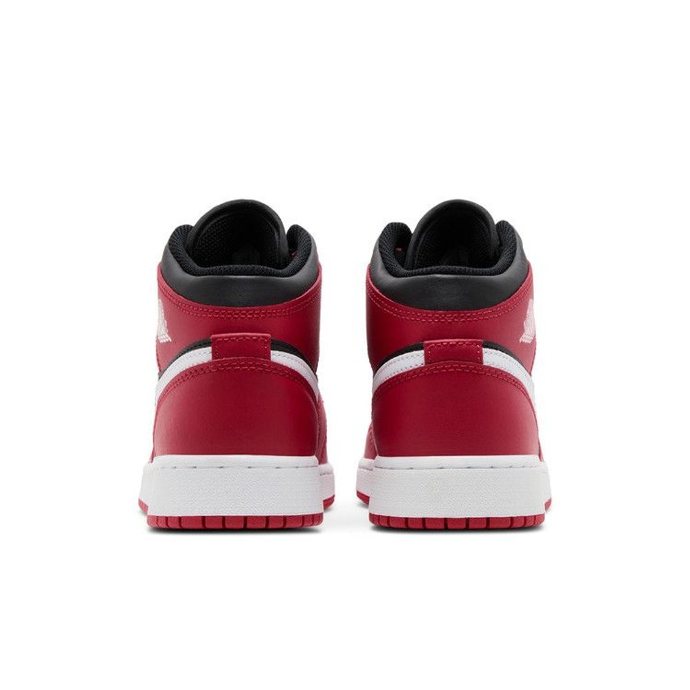 Jordan 1 Mid Gym Red Black White – podrážka | Purekickz