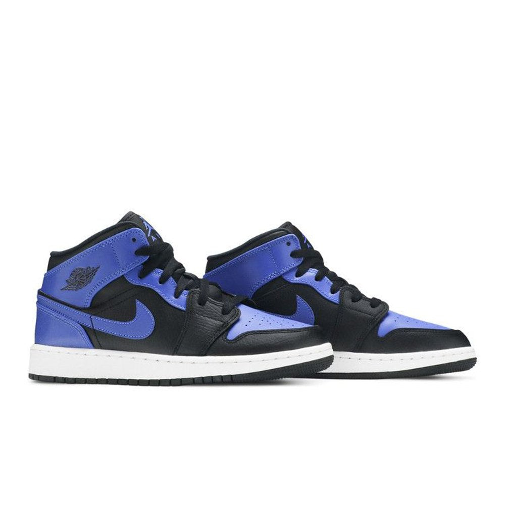 Jordan 1 Mid Hyper Royal (GS) – lifestyle foto | Purekickz