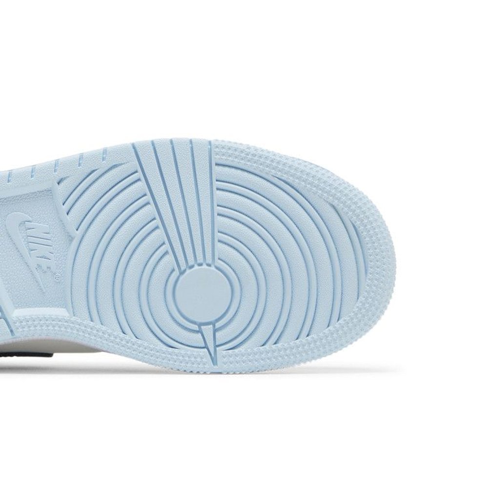 Jordan 1 Mid Ice Blue (2022) (GS) – pohled shora | Purekickz