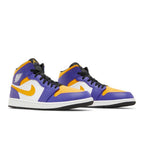 Jordan 1 Mid Lakers – lifestyle foto | Purekickz