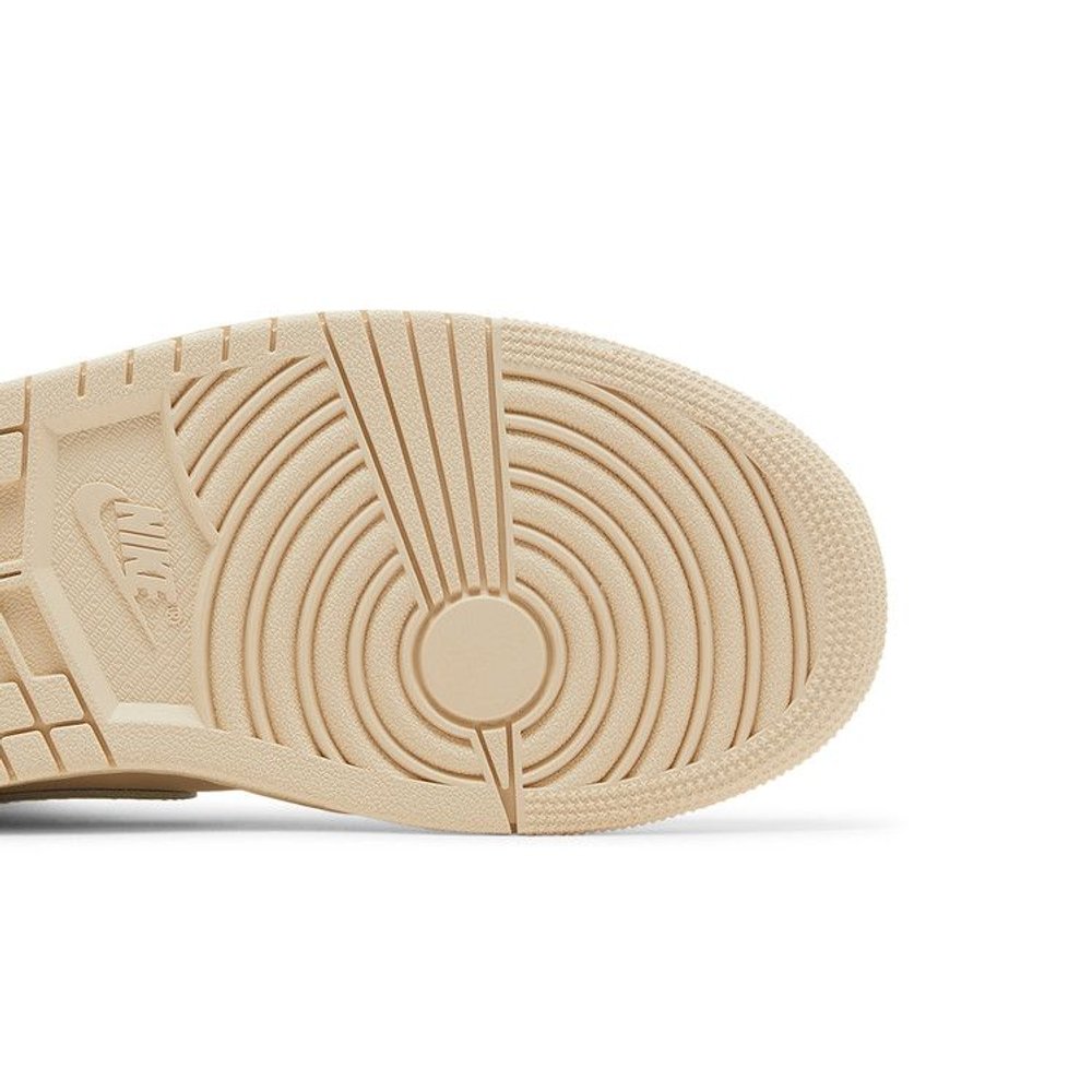 Jordan 1 Mid Legend Light Brown (W) – pohled shora | Purekickz