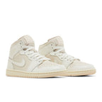 Jordan 1 Mid Legend Light Brown (W) – lifestyle foto | Purekickz