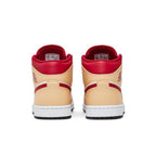 Jordan 1 Mid Light Curry Cardinal – podrážka | Purekickz