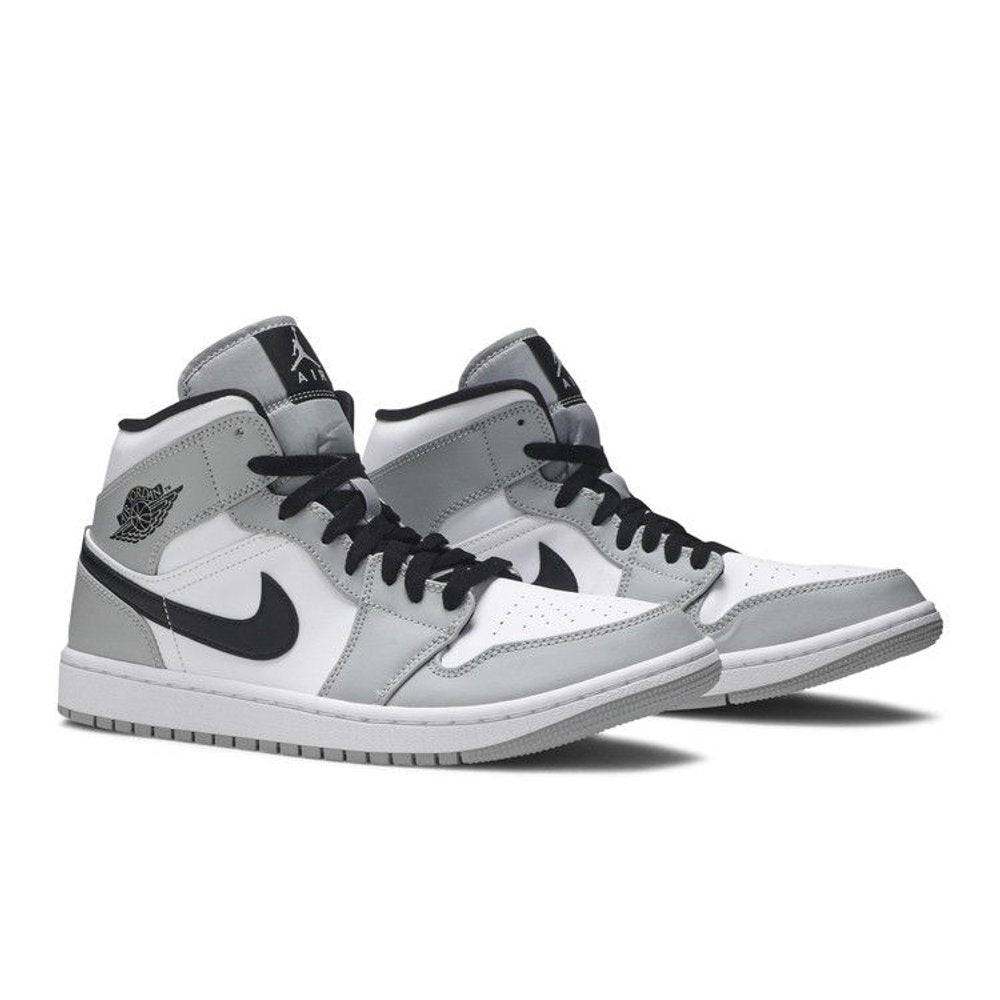Jordan 1 Mid Light Smoke Grey Anthracite – lifestyle foto | Purekickz