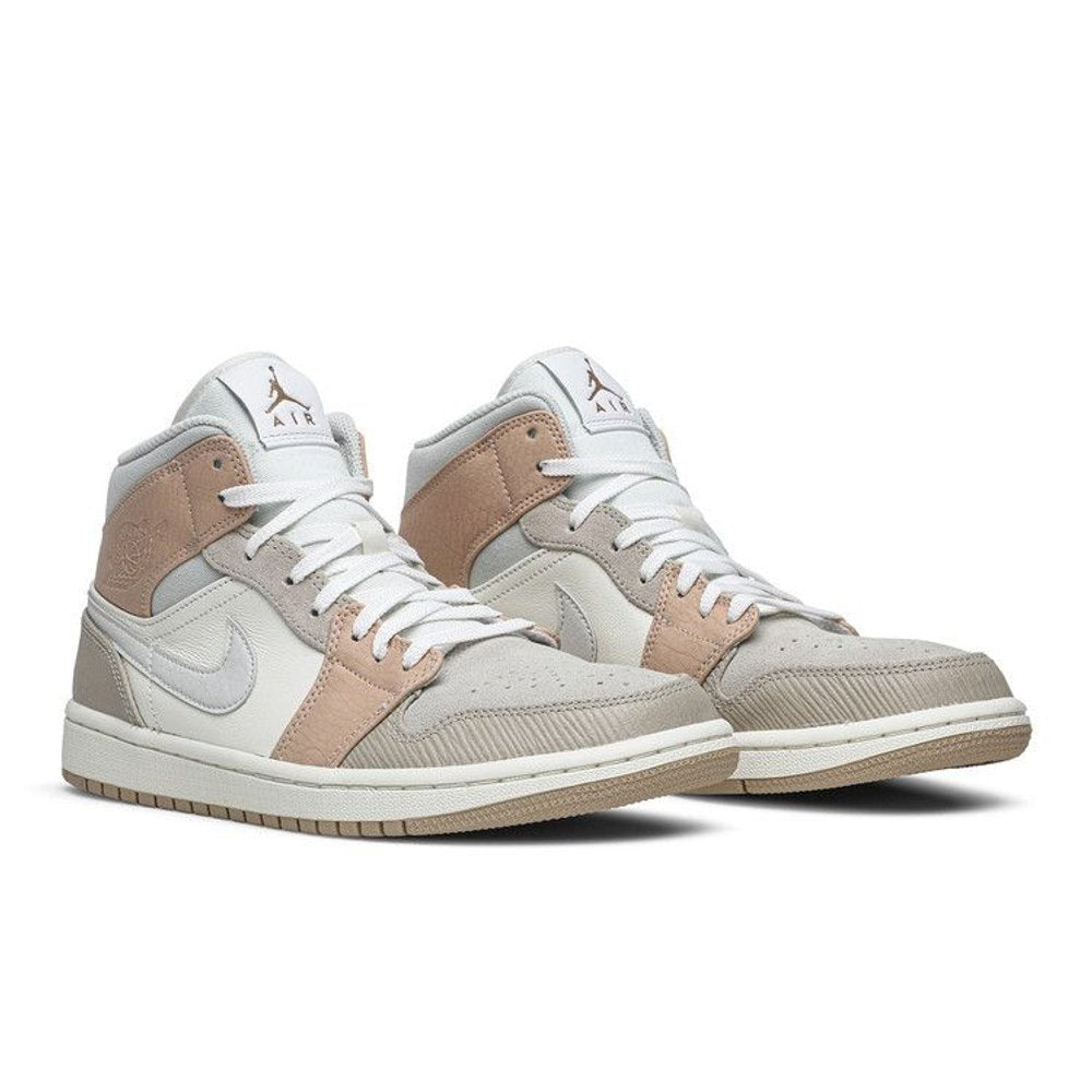 Jordan 1 Mid Milan – lifestyle foto | Purekickz