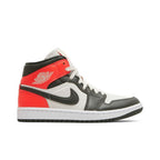 Jordan 1 Mid Newsprint Light Orewood Brown (W) – boční pohled | Purekickz