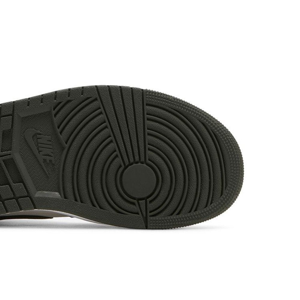 Jordan 1 Mid Newsprint Light Orewood Brown (W) – pohled shora | Purekickz
