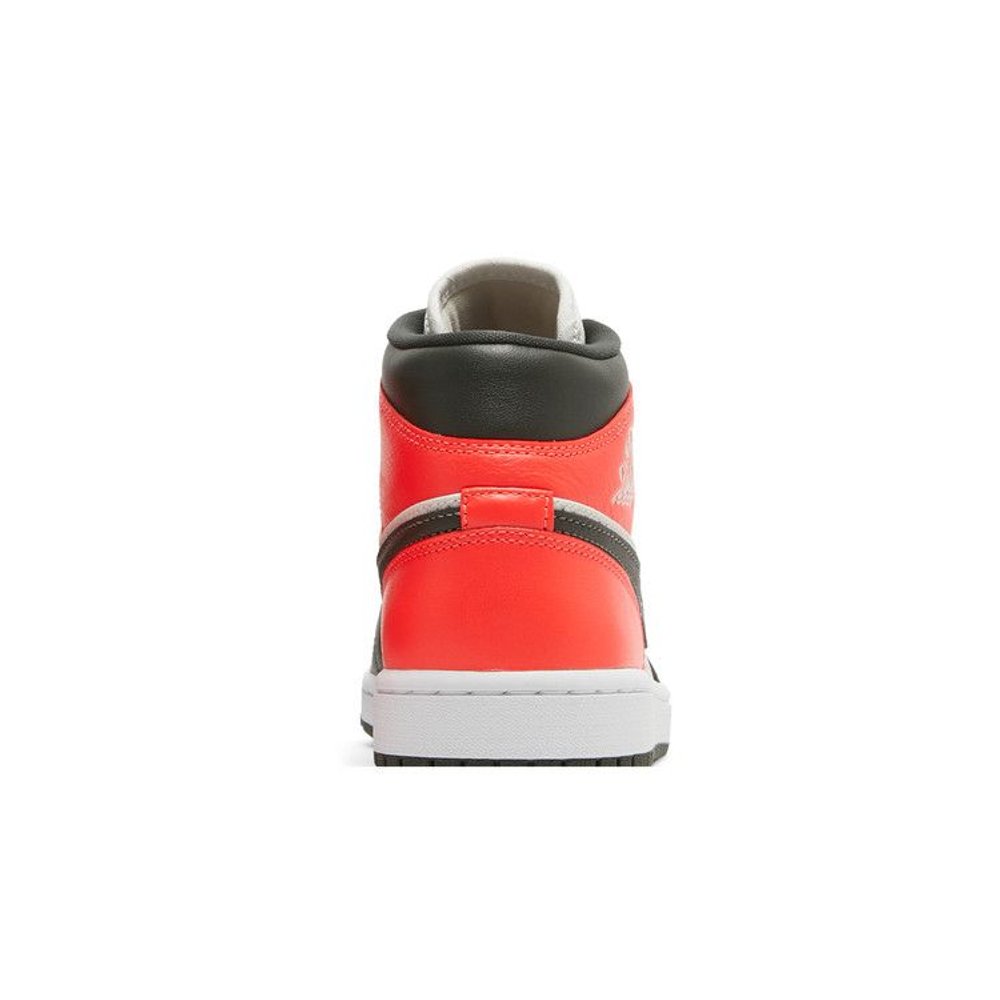 Jordan 1 Mid Newsprint Light Orewood Brown (W) – detail materiálu | Purekickz