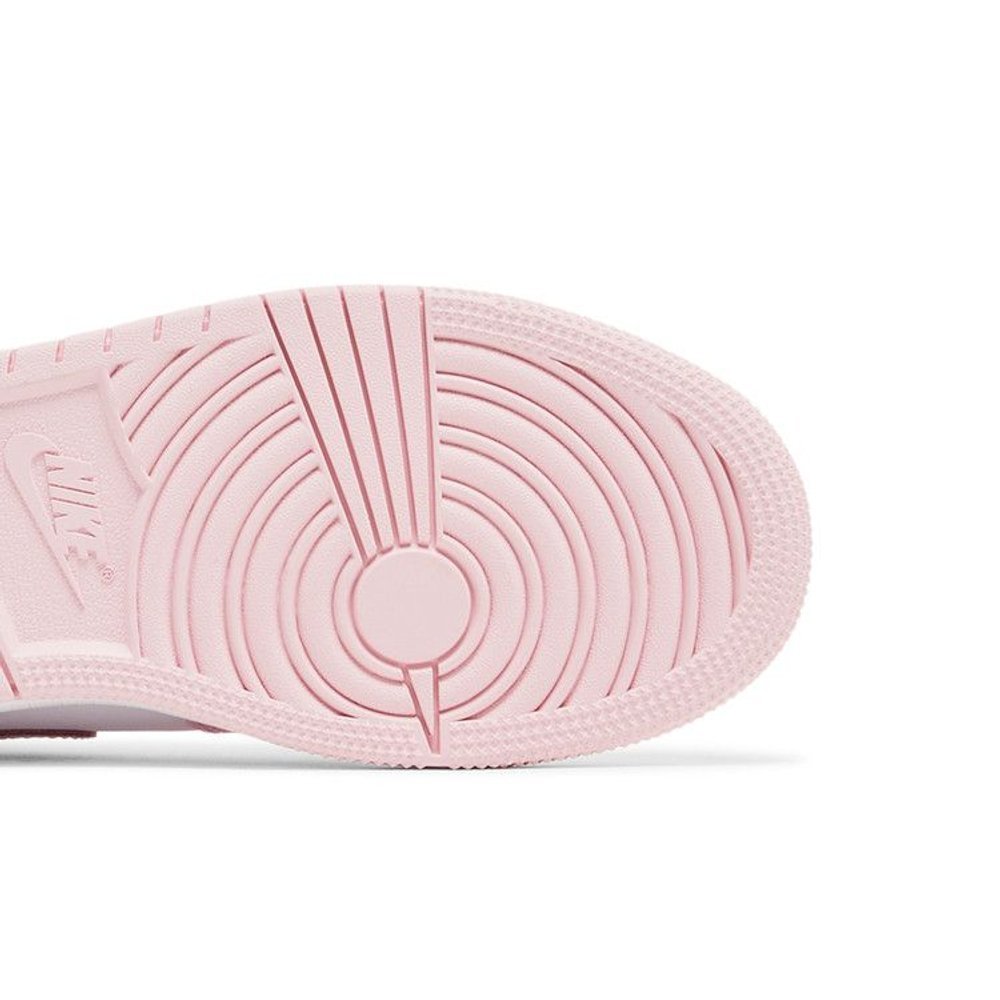 Jordan 1 Mid Pink Foam Fire Red (GS) – pohled shora | Purekickz