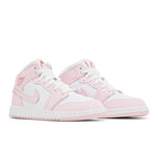 Jordan 1 Mid Pink Foam Fire Red (GS) – lifestyle foto | Purekickz