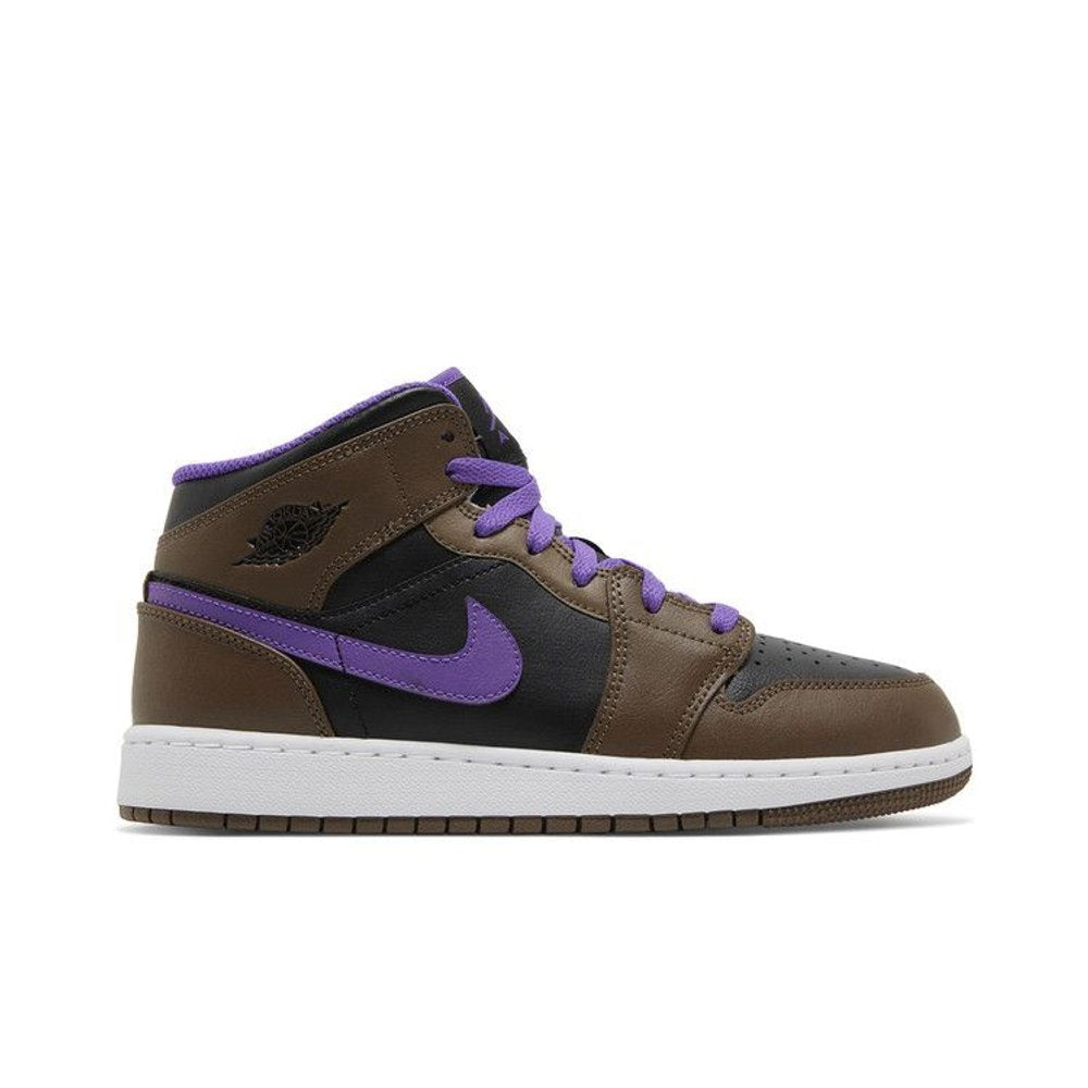Jordan 1 Mid Purple Mocha (GS) – boční pohled | Purekickz