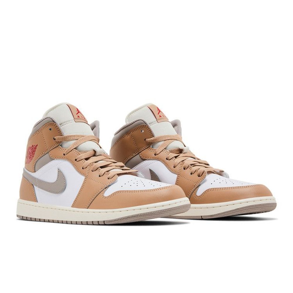 Jordan 1 Mid Rattan White College Grey – lifestyle foto | Purekickz