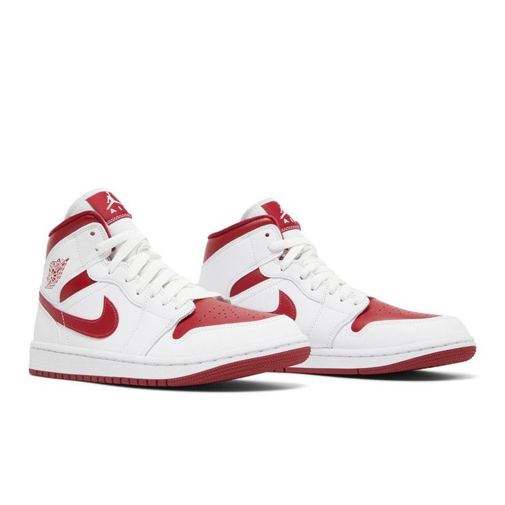 Jordan 1 Mid Reverse Chicago (W) – lifestyle foto | Purekickz