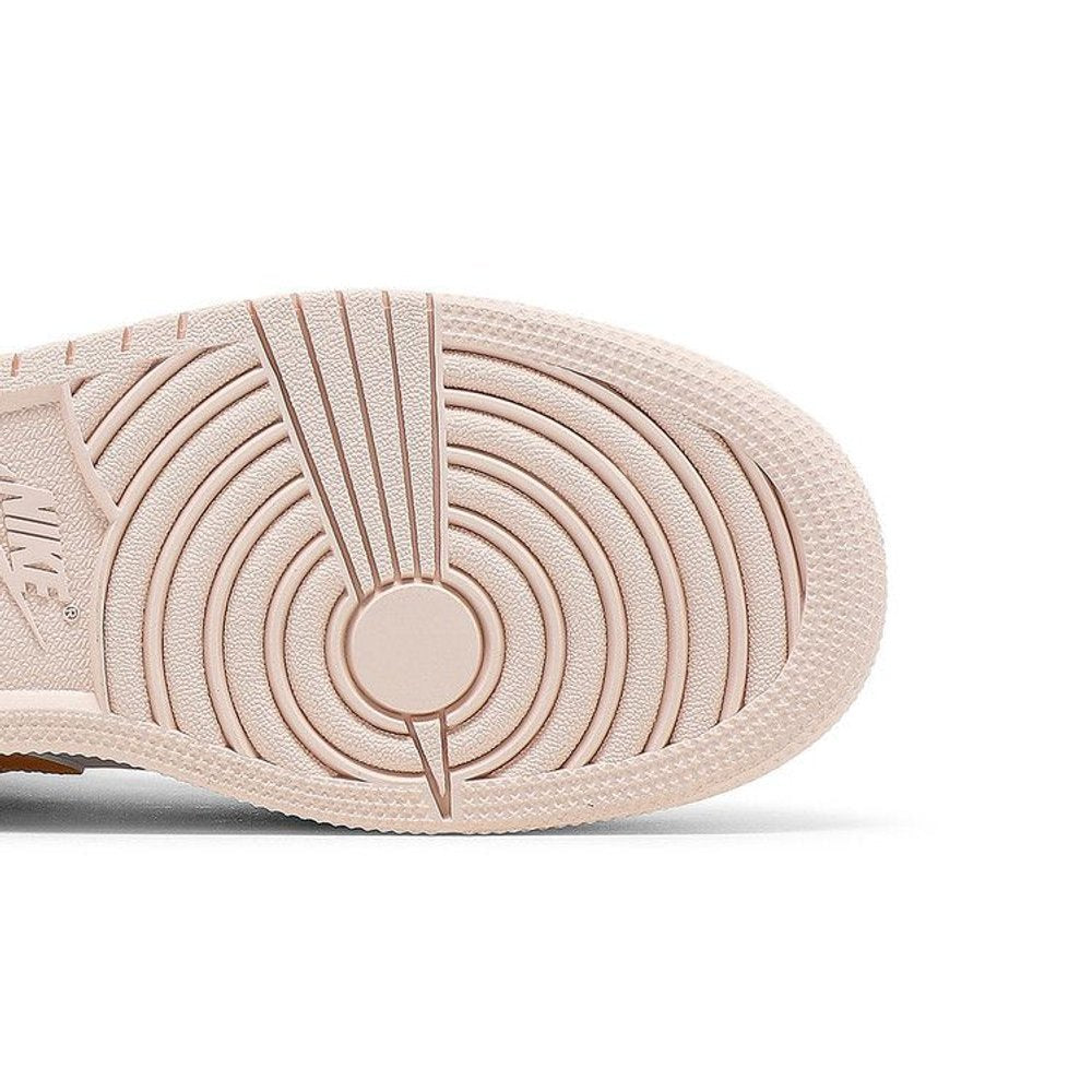 Jordan 1 Mid SE Arctic Pink (GS) – pohled shora | Purekickz