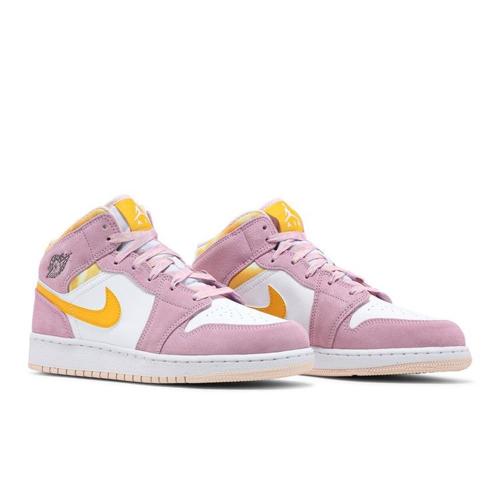 Jordan 1 Mid SE Arctic Pink (GS) – lifestyle foto | Purekickz
