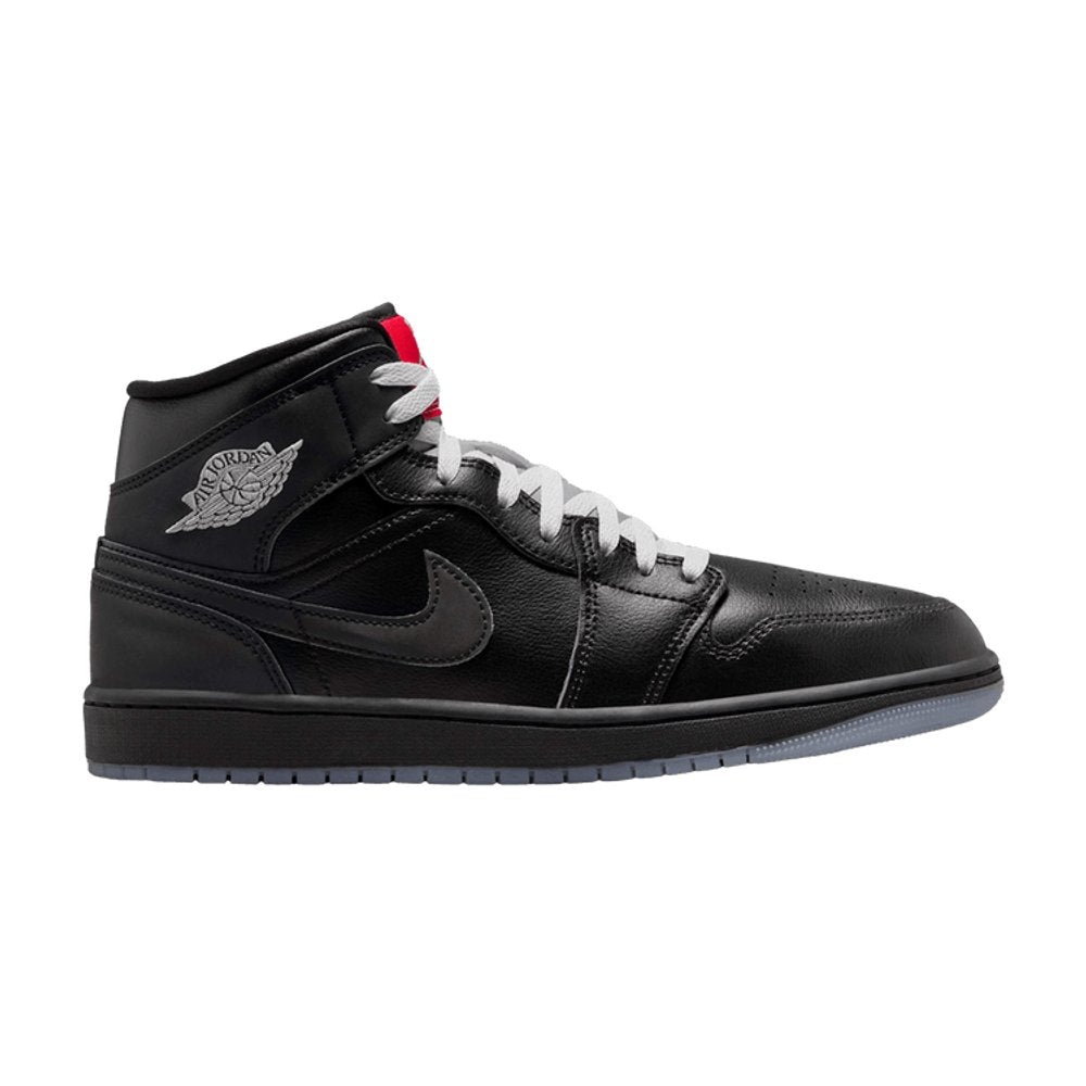 Jordan 1 Mid SE Black Metallic Reimagined – boční pohled | Purekickz