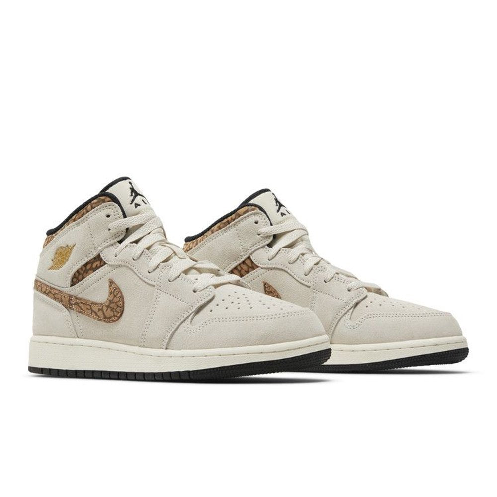 Jordan 1 Mid SE Brown Elephant (GS) – lifestyle foto | Purekickz