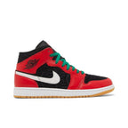 Jordan 1 Mid SE Christmas – boční pohled | Purekickz