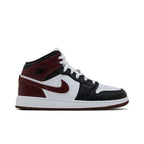 Jordan 1 Mid SE Dark Pony (GS) – boční pohled | Purekickz
