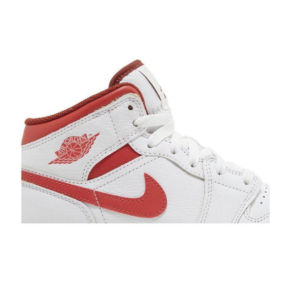 Jordan 1 Mid SE Dune Red – detail | Purekickz