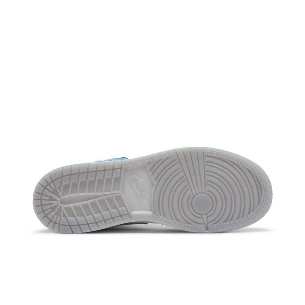 Jordan 1 Mid SE French Blue Light Steel (GS) – zadní pohled | Purekickz