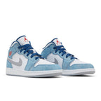 Jordan 1 Mid SE French Blue Light Steel (GS) – lifestyle foto | Purekickz