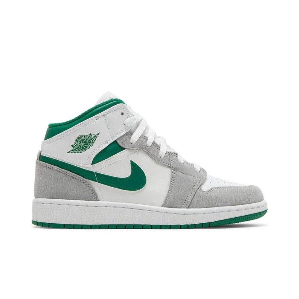Jordan 1 Mid SE Grey Green – boční pohled | Purekickz