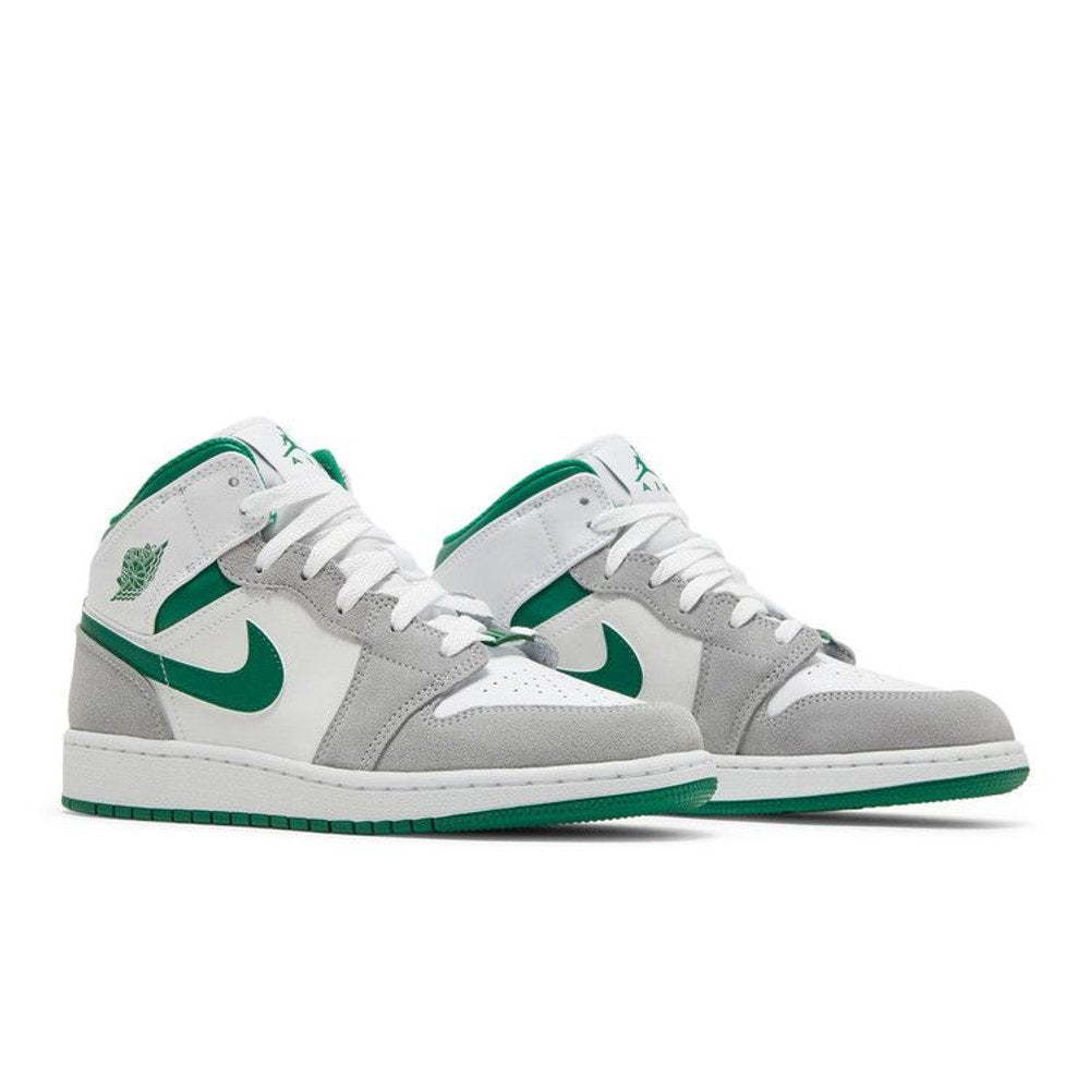 Jordan 1 Mid SE Grey Green – lifestyle foto | Purekickz