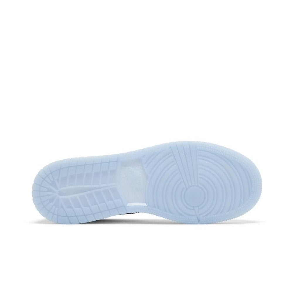 Jordan 1 Mid SE Ice Blue (2023) (GS) – zadní pohled | Purekickz