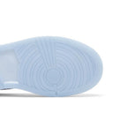 Jordan 1 Mid SE Ice Blue (2023) (GS) – pohled shora | Purekickz